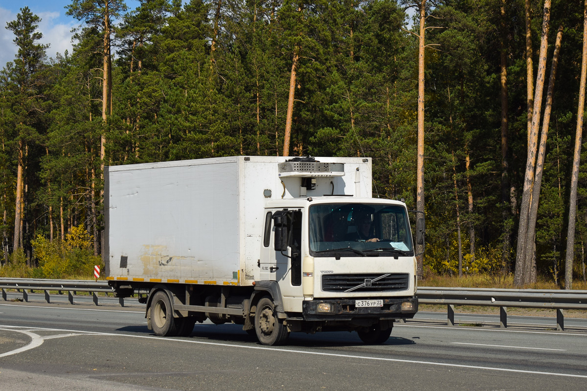 Алтайский край, № С 376 УР 22 — Volvo ('2001) FL