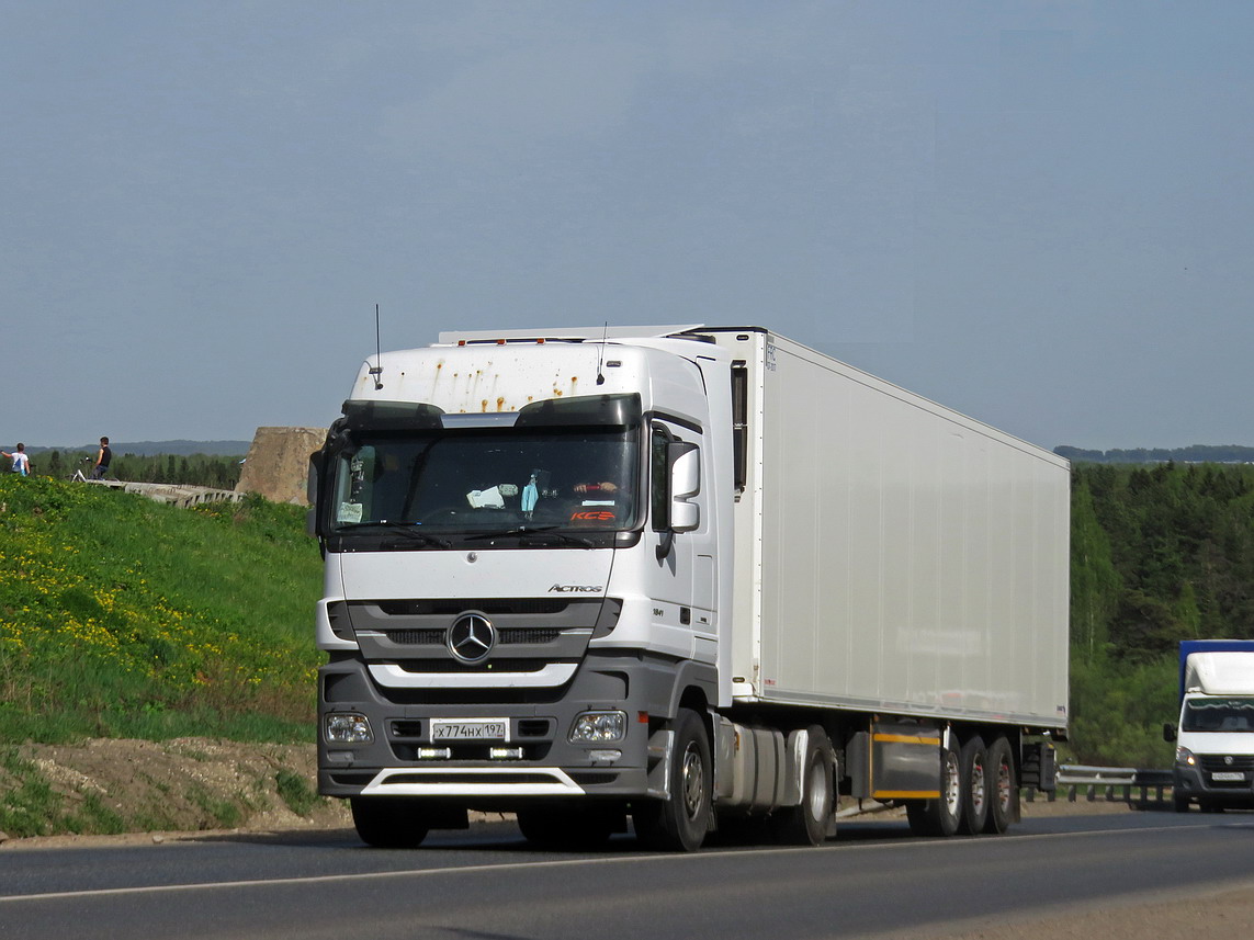 Москва, № Х 774 НХ 197 — Mercedes-Benz Actros ('2009) 1841