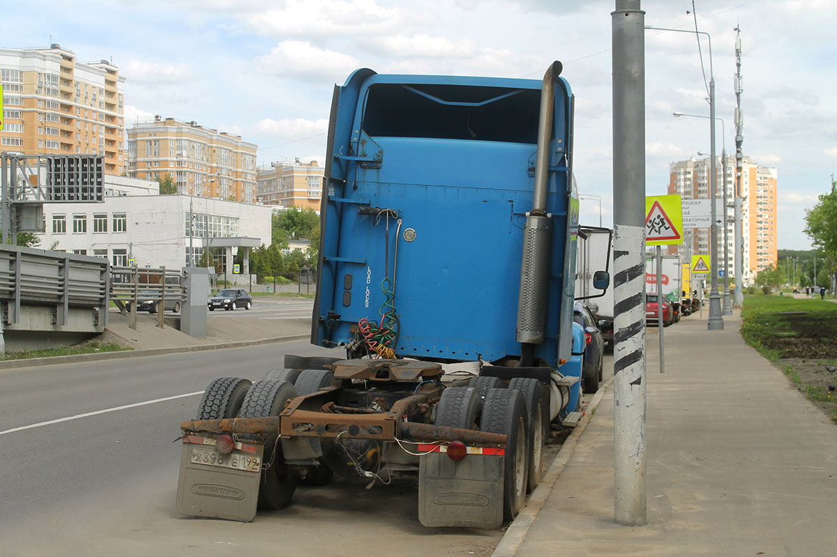 Москва, № Х 398 ТЕ 199 — Freightliner Columbia