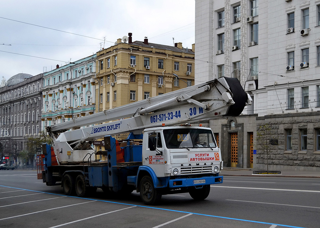 Харьковская область, № АХ 6168 НА — КамАЗ-53213