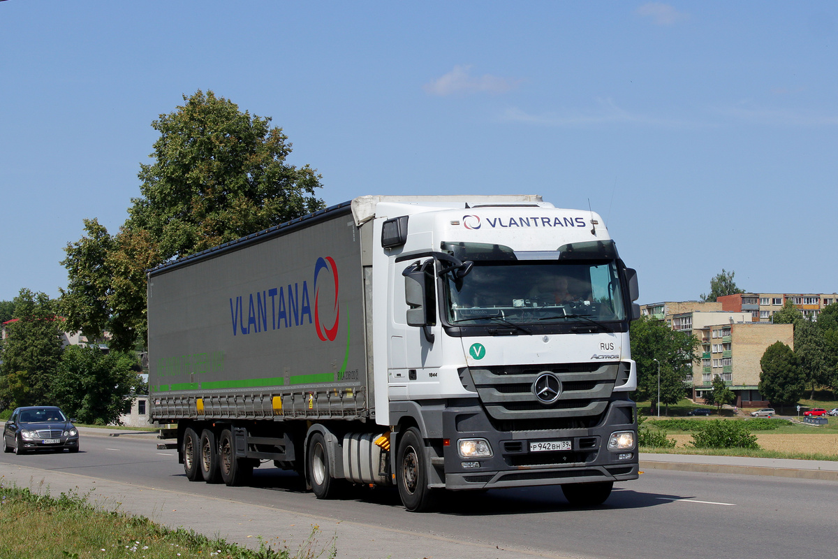 Калининградская область, № Р 942 ВН 39 — Mercedes-Benz Actros ('2009) 1844