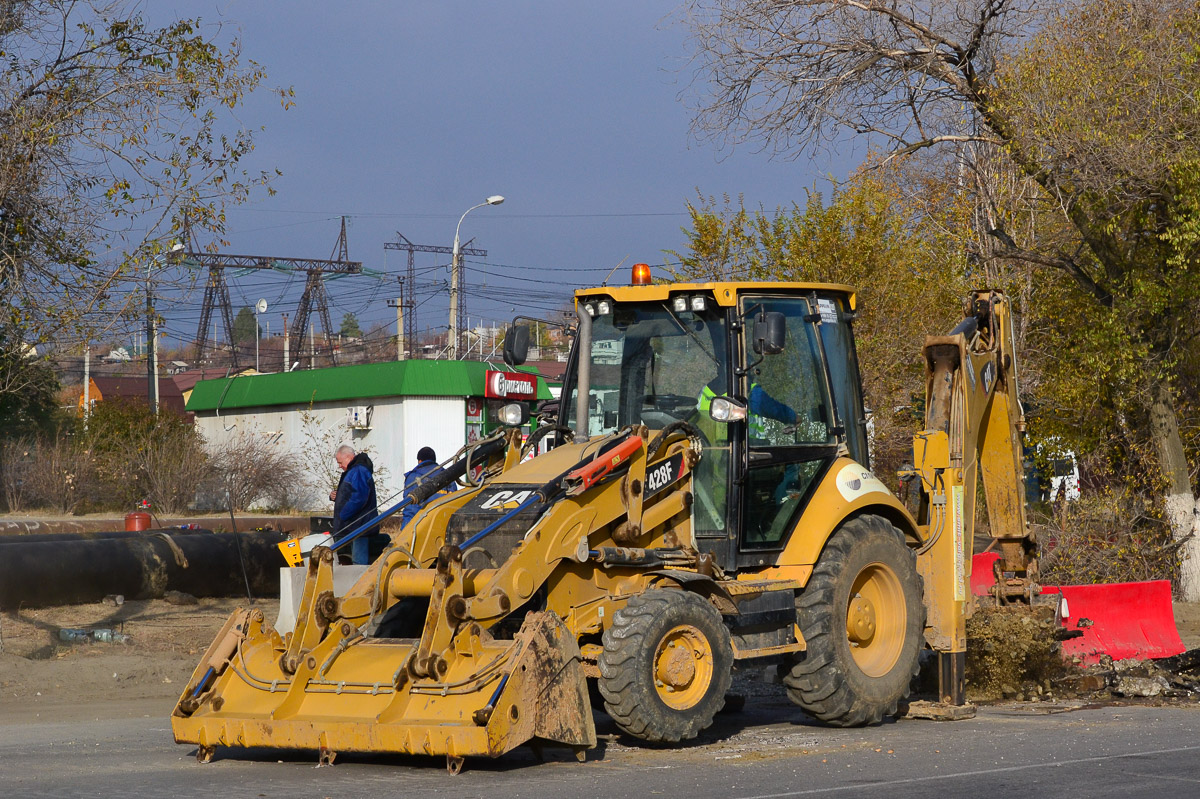 Волгоградская область, № 7407 ВК 34 — Caterpillar 428