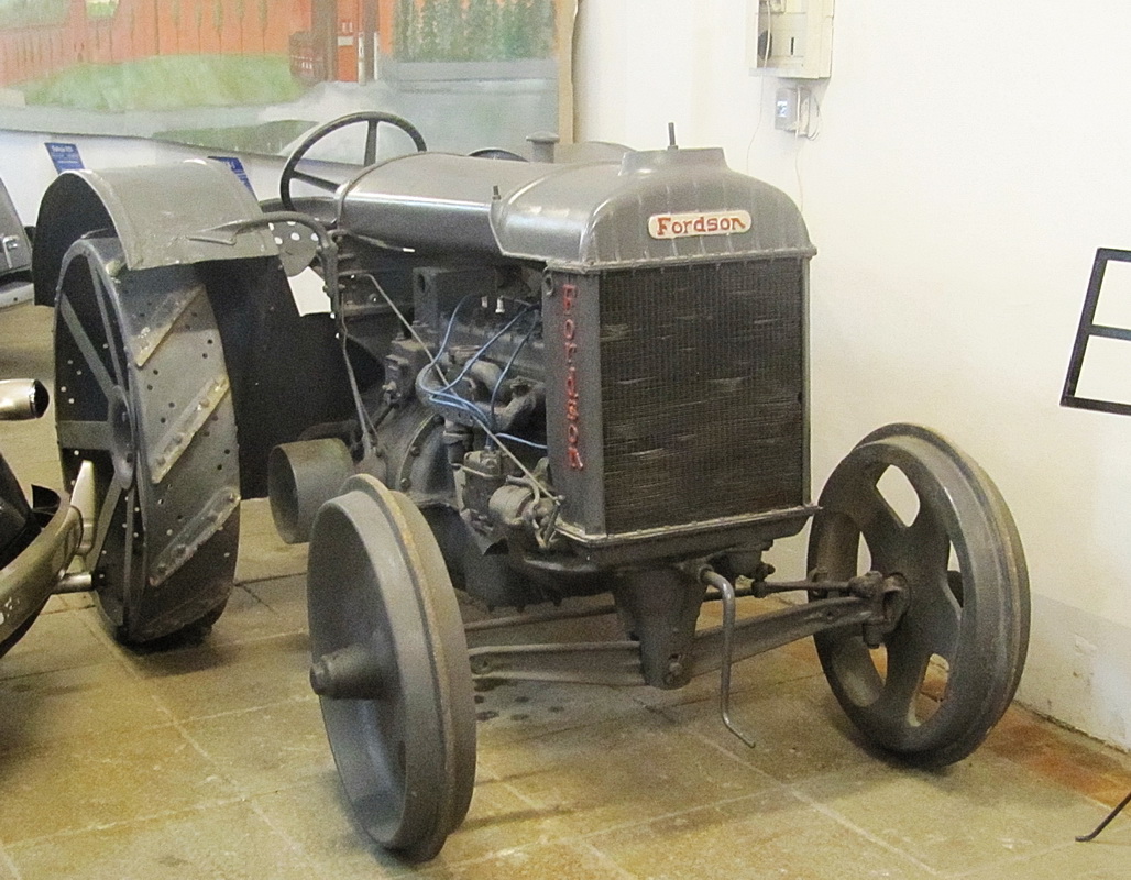 Москва, № (77) Б/Н СТ 0138 — Fordson