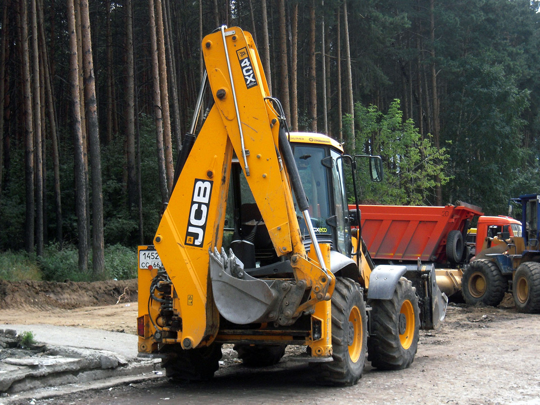 Свердловская область, № 1452 СС 66 — JCB 4CX