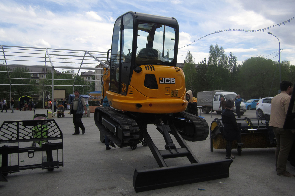 Тюменская область, № (72) Б/Н СТ 0011 — JCB 8035 ZTS