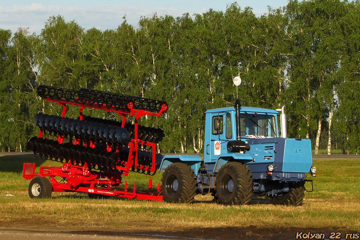 Алтайский край, № (22) Б/Н СТ 0099 — Т-150К; Прицепы сельскохозяйственные — Бороны дисковые (общая); Алтайский край — Выставка "День Сибирского Поля 2017"