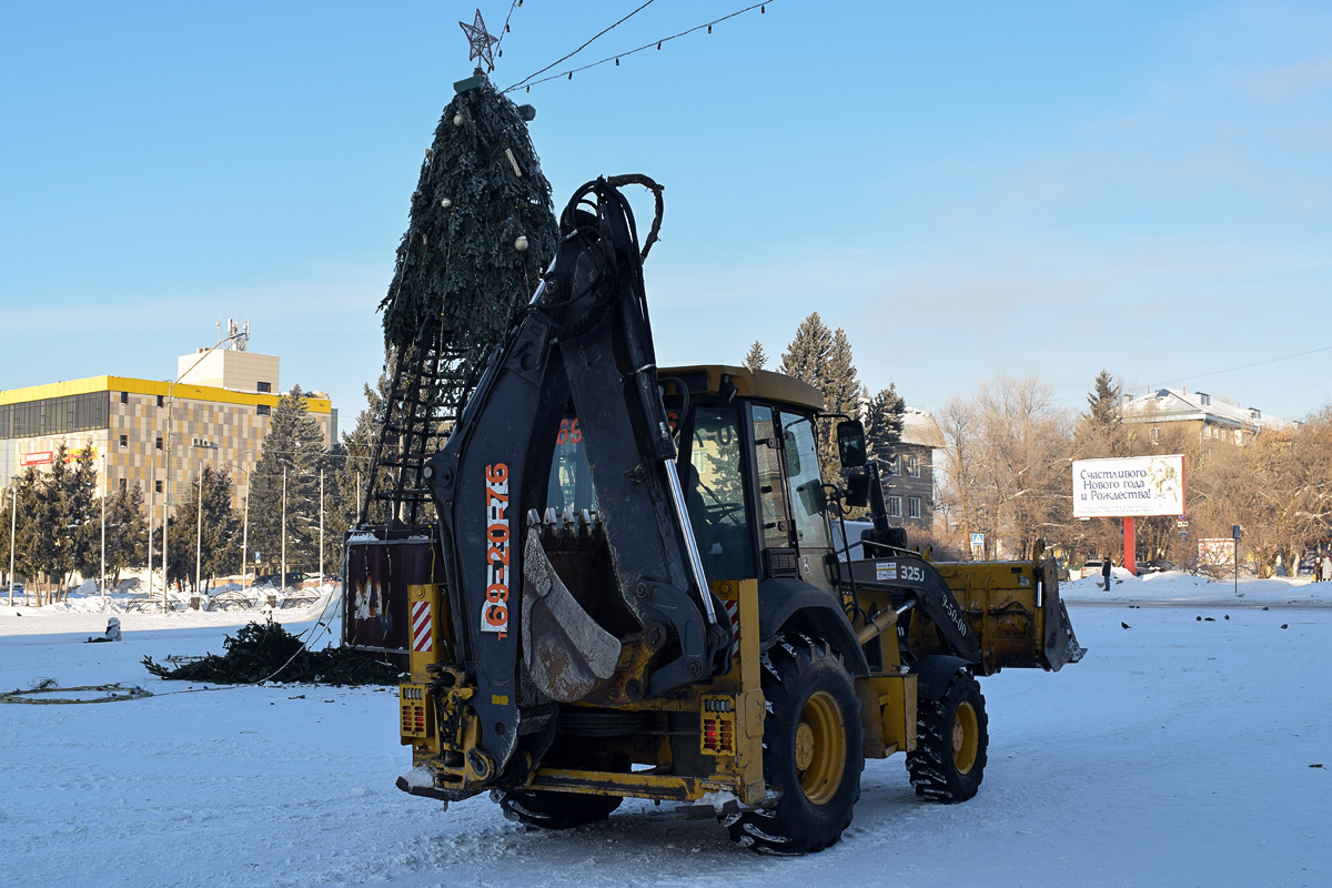 Алтайский край, № 2464 ЕЕ 22 — John Deere 325J