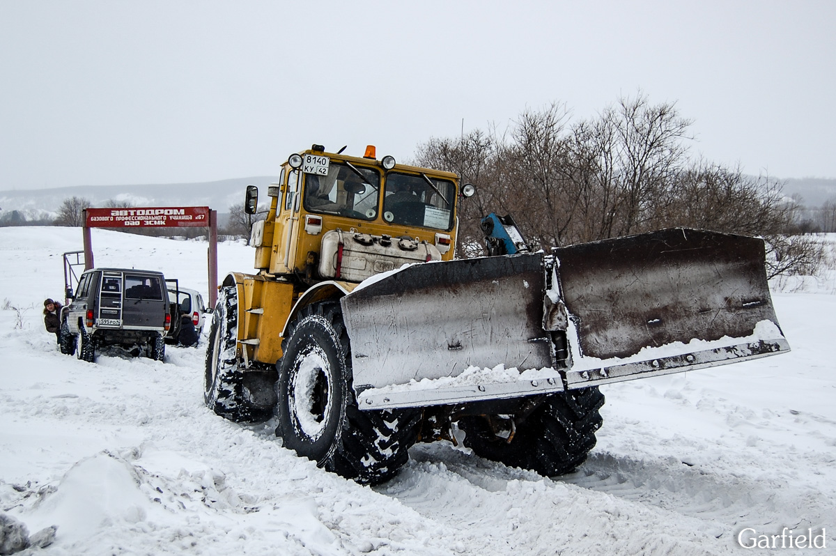 Кемеровская область, № 8140 КУ 42 — К-700А, К-701