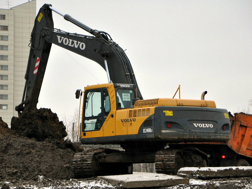 Московская область, № 4656 ОЕ 50 — Volvo EC240