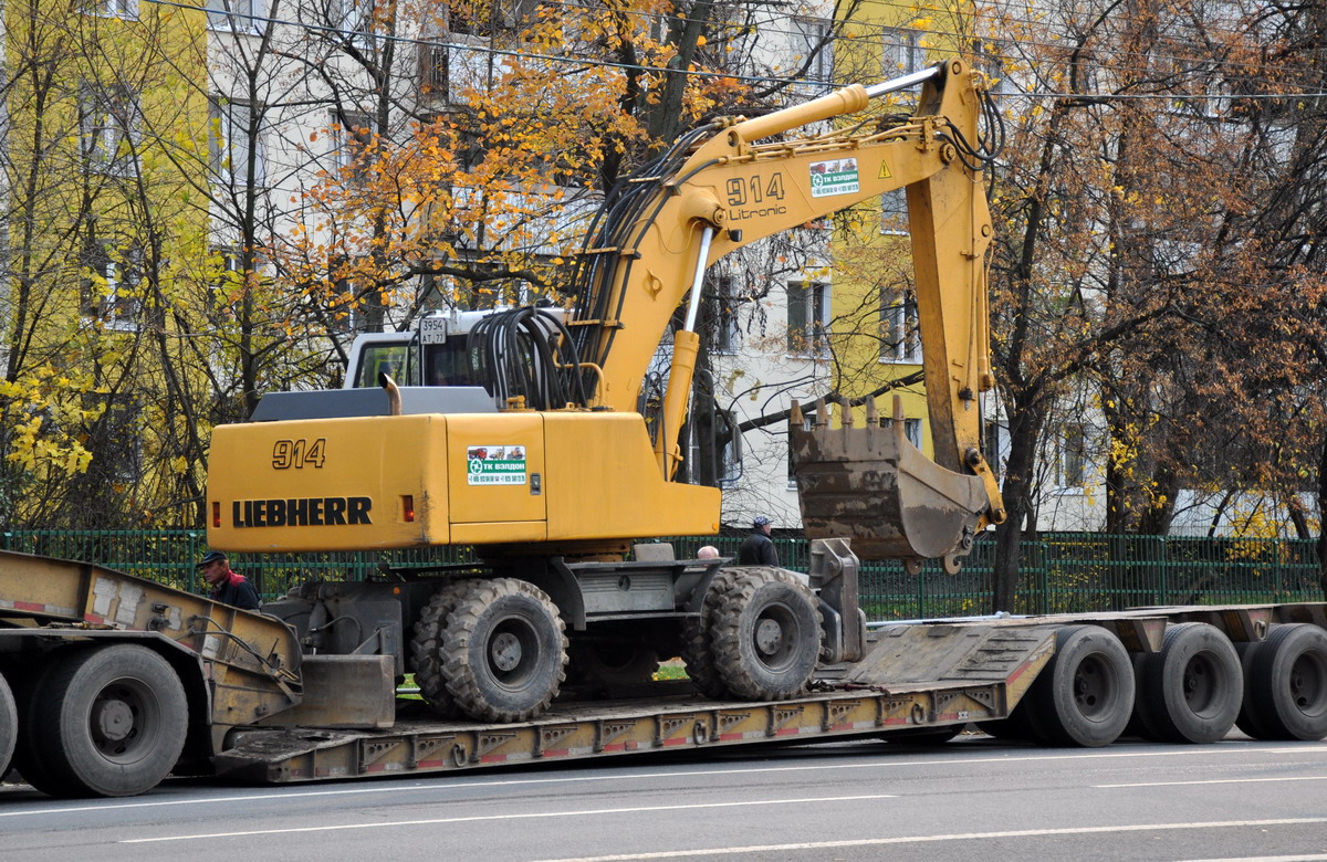 Москва, № 3954 АТ 77 — Liebherr (общая модель)