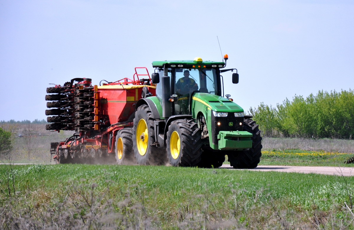 Рязанская область, № (62) Б/Н СТ 0210 — John Deere 8295R; Прицепы сельскохозяйственные — Посевные комплексы (общая)