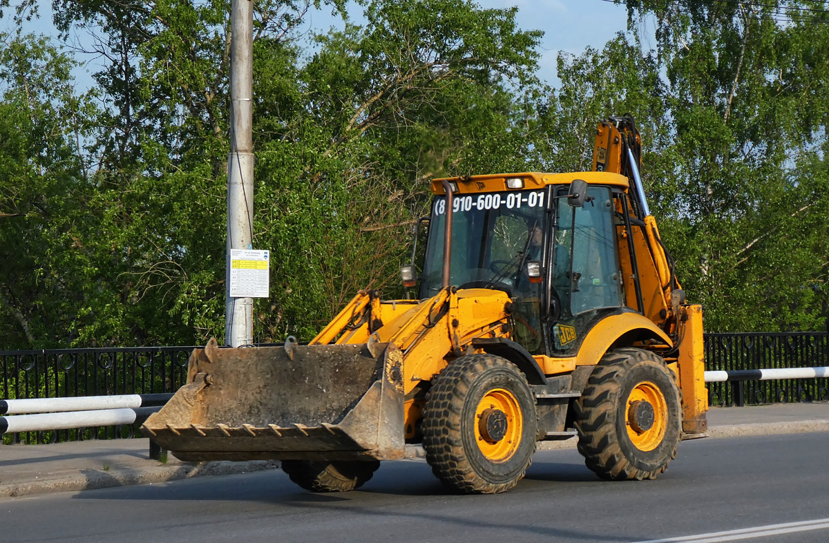 Калужская область, № 1418 КР 40 — JCB 3CX