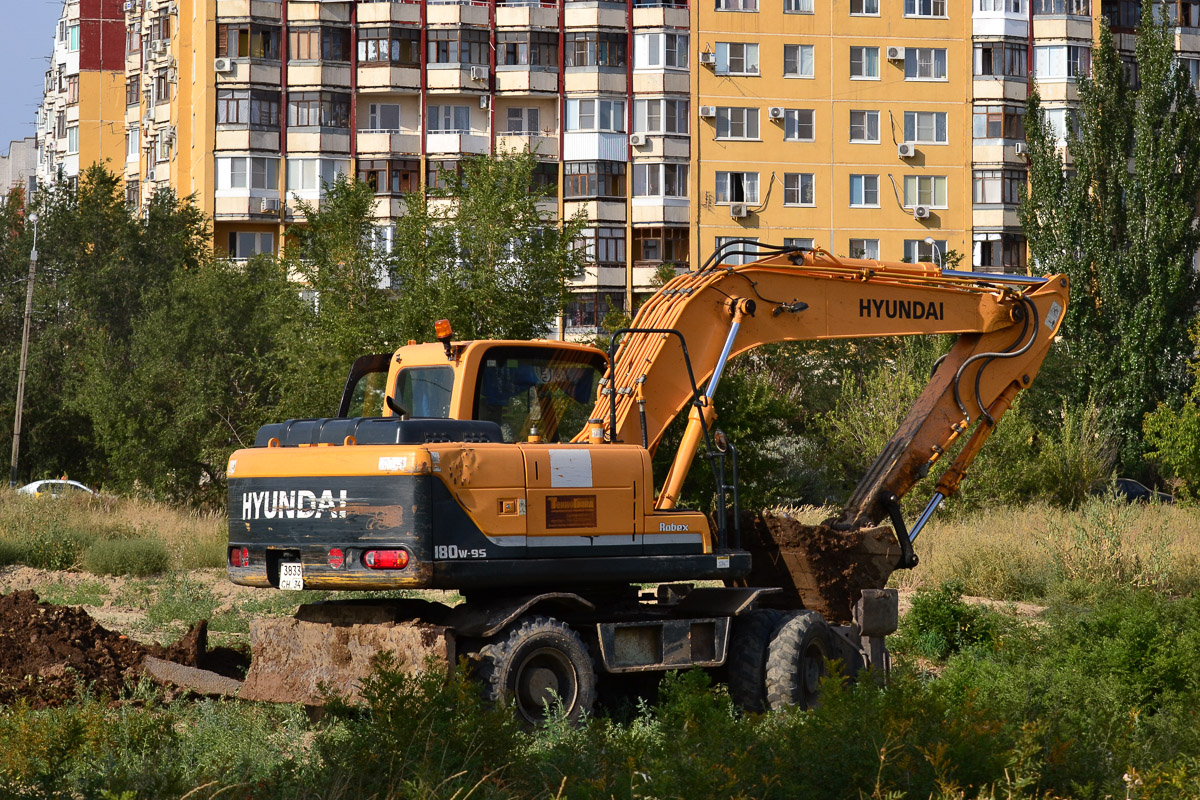 Волгоградская область, № 3833 СН 34 — Hyundai R180W