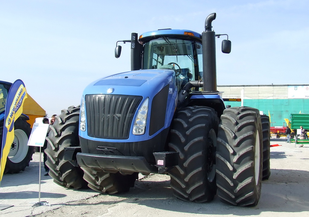 Кировоградская область, № (UA12) Б/Н СТ 0009 — New Holland T9 (общая модель); Кировоградская область — АгроЕкспо-2014