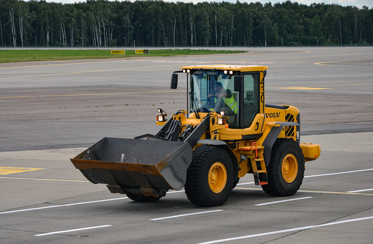 Москва, № 430 — Volvo L60