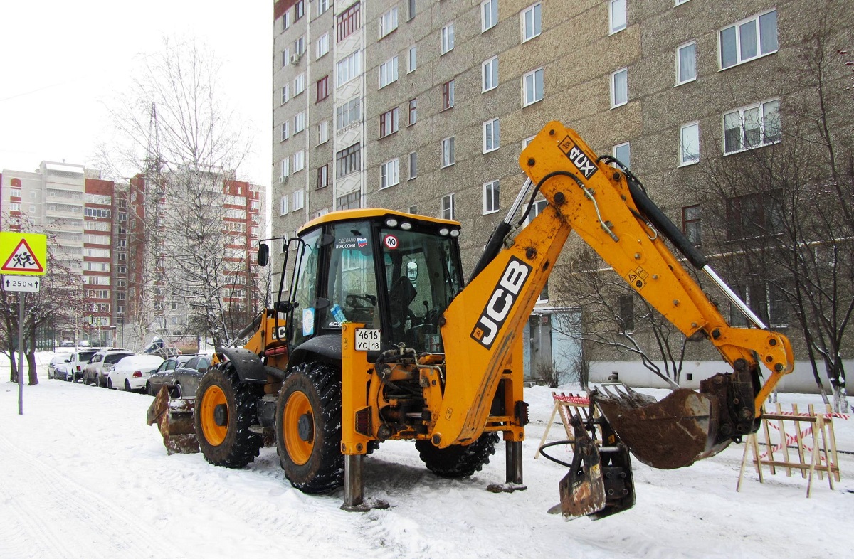 Удмуртия, № 4616 УС 18 — JCB 4CX