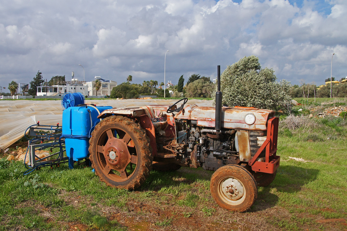 Кипр, № LW 986 — Massey Ferguson (общая модель)