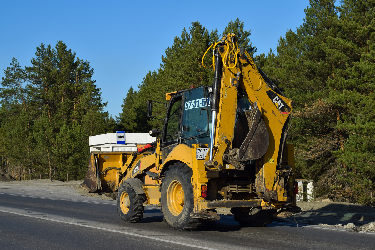 Алтайский край, № 7071 НХ 54 — Caterpillar 432