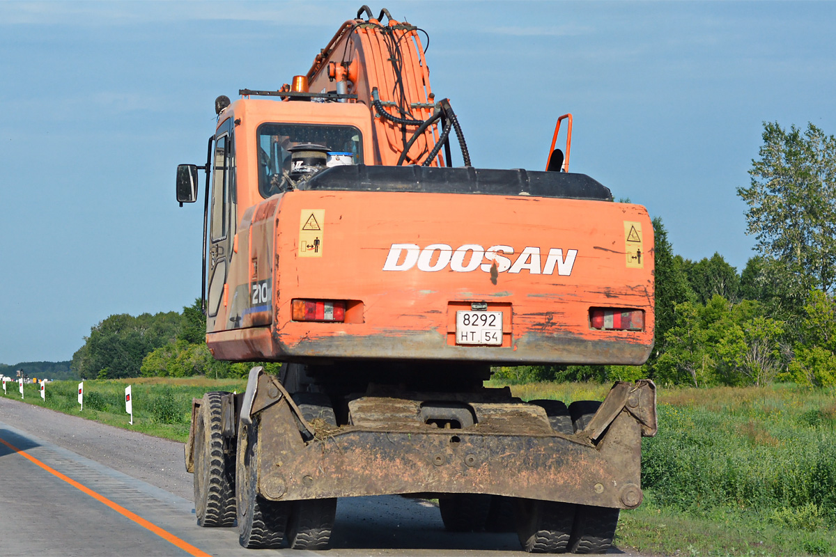 Новосибирская область, № 8292 НТ 54 — Doosan DX210W