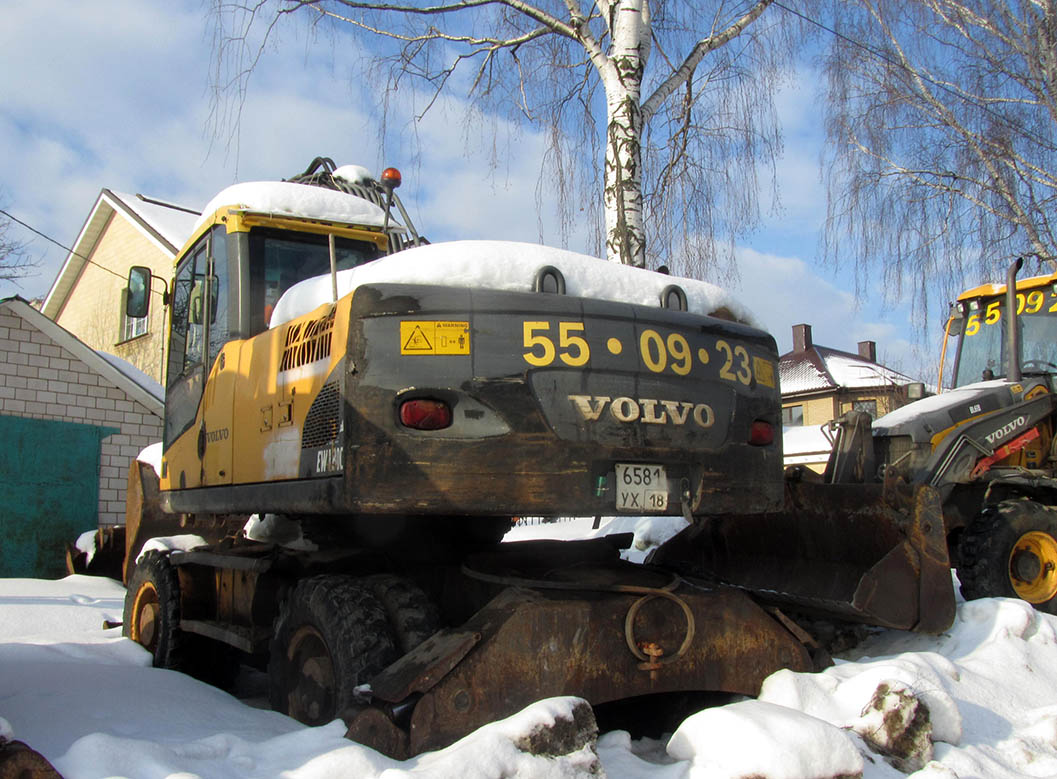 Удмуртия, № 6581 УХ 18 — Volvo EW180