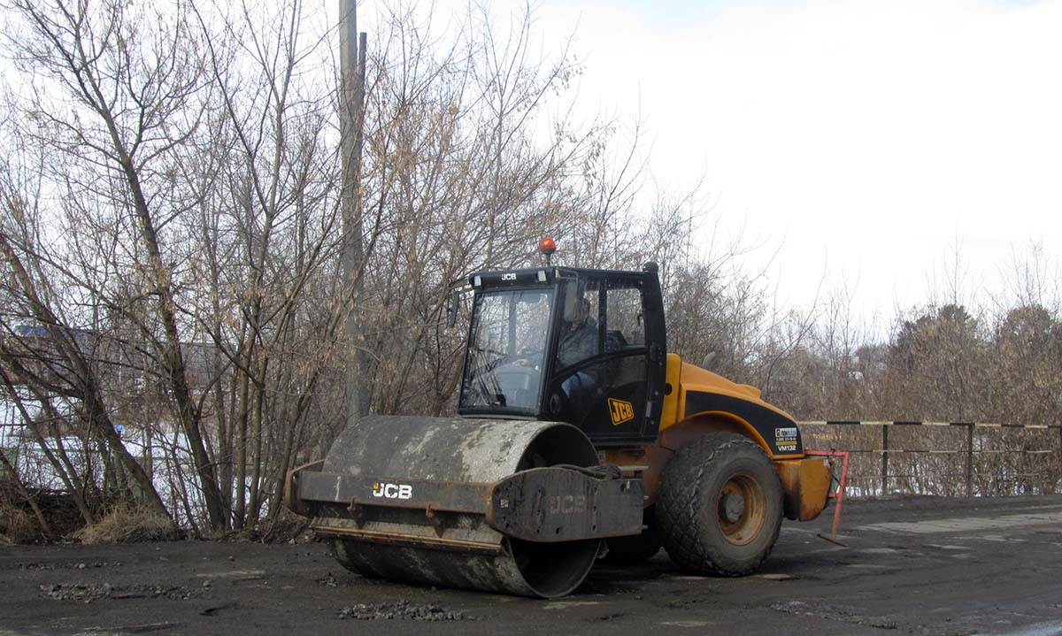 Удмуртия, № 8602 УС 18 — JCB VM132 D/PD