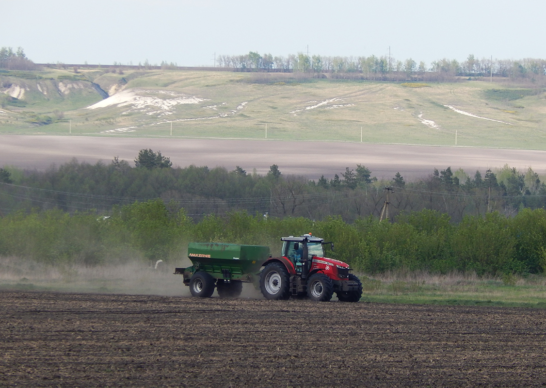 Белгородская область, № 7135 ЕТ 31 — Massey Ferguson (общая модель); Прицепы сельскохозяйственные — Разбрасыватели твёрдых удобрений (общая)