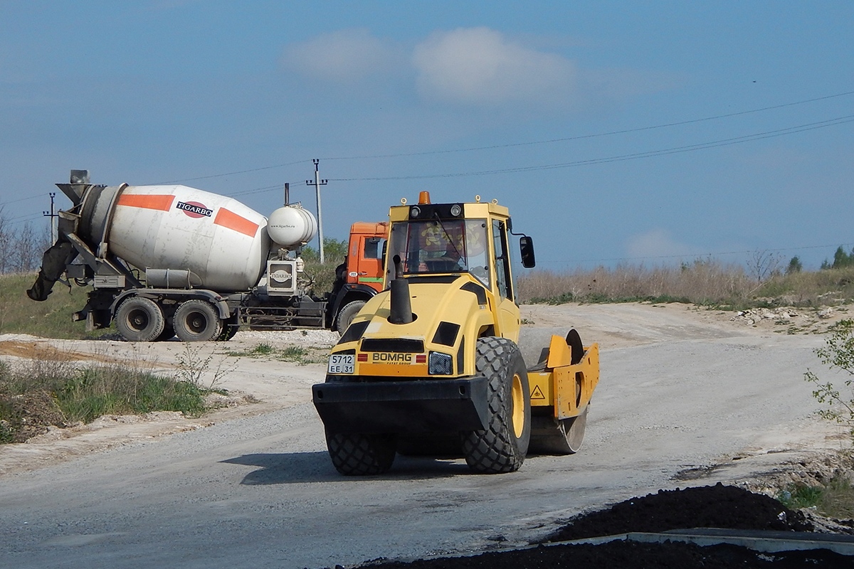 Белгородская область, № 5712 ЕЕ 31 — Bomag BW 213 (общая модель)