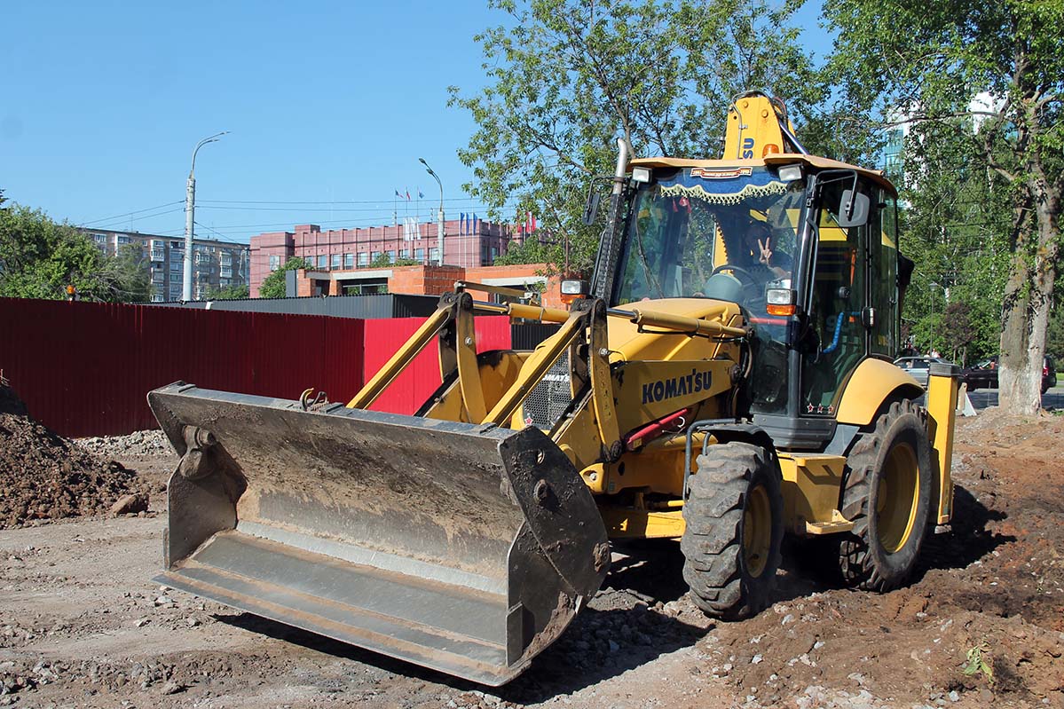 Удмуртия, № 3704 УС 18 — Komatsu WB93