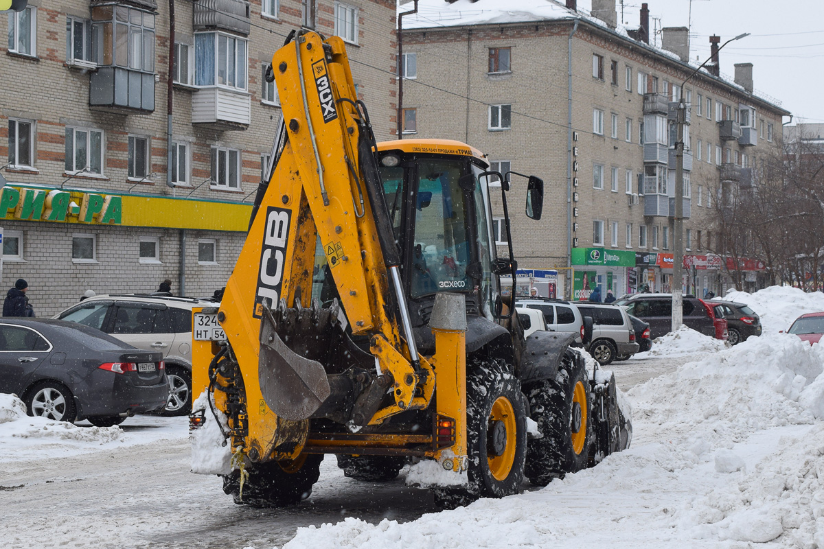 Алтайский край, № 3246 НТ 54 — JCB 3CX