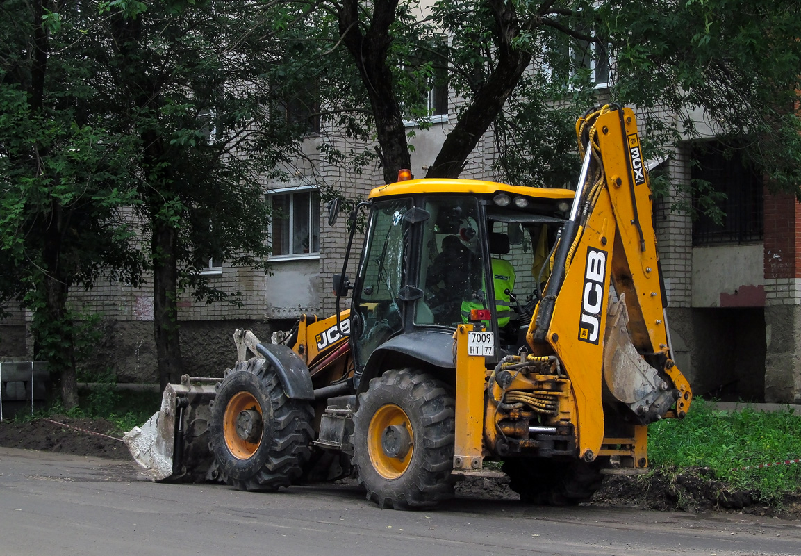 Москва, № 7009 НТ 77 — JCB 3CX