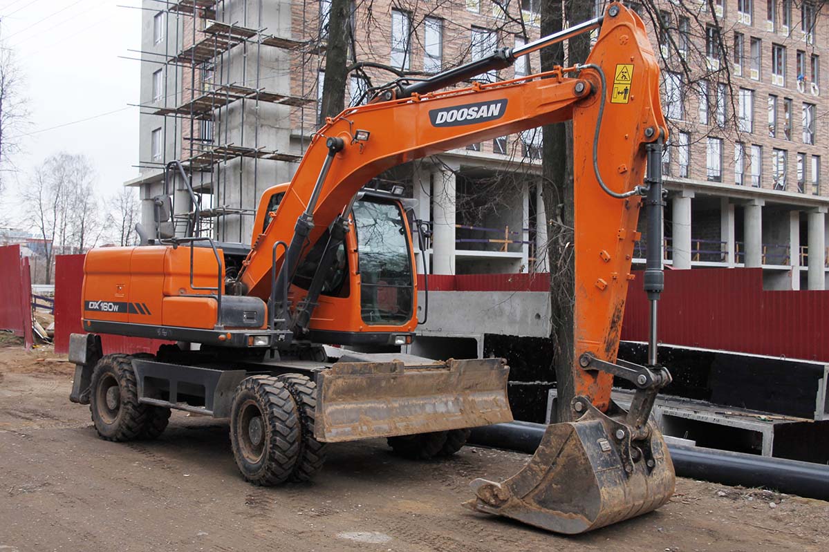 Удмуртия, № 2003 УА 18 — Doosan DX160W