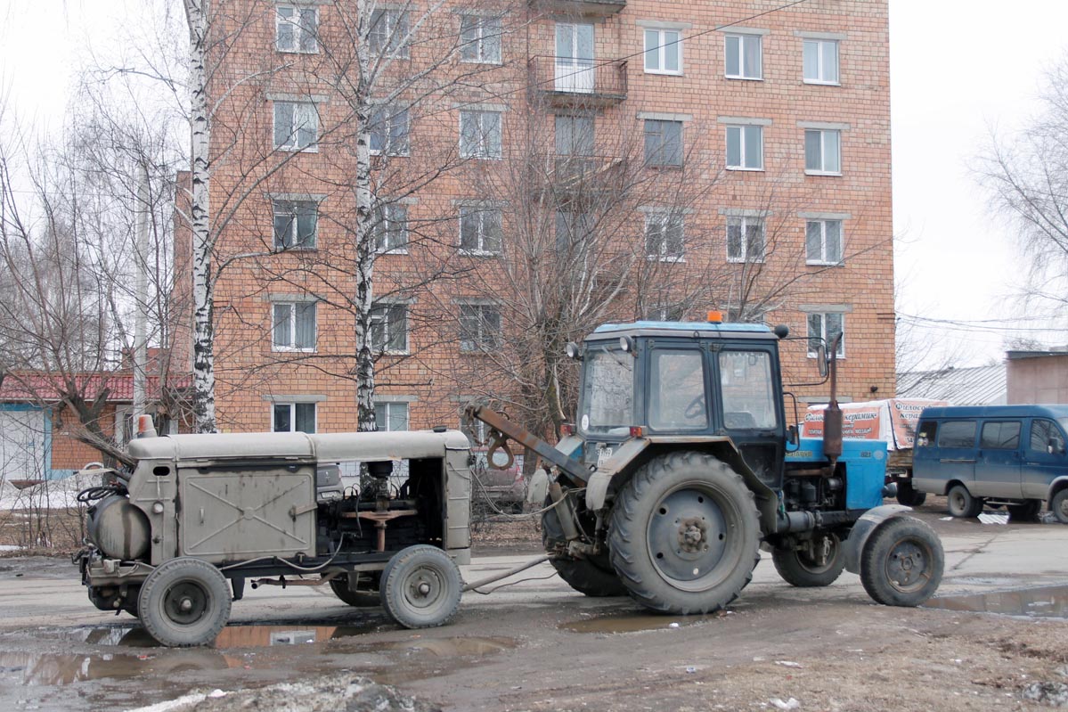 Удмуртия, № 9199 УВ 18 — Беларус-82.1; Прицепы специальные прочие — Прицепы строительные (общая)