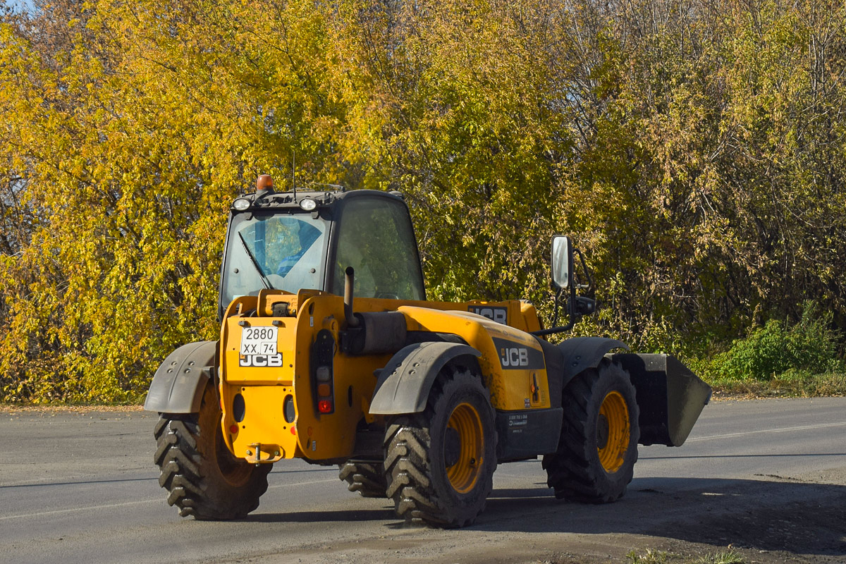 Алтайский край, № 2880 ХХ 74 — JCB 531-70