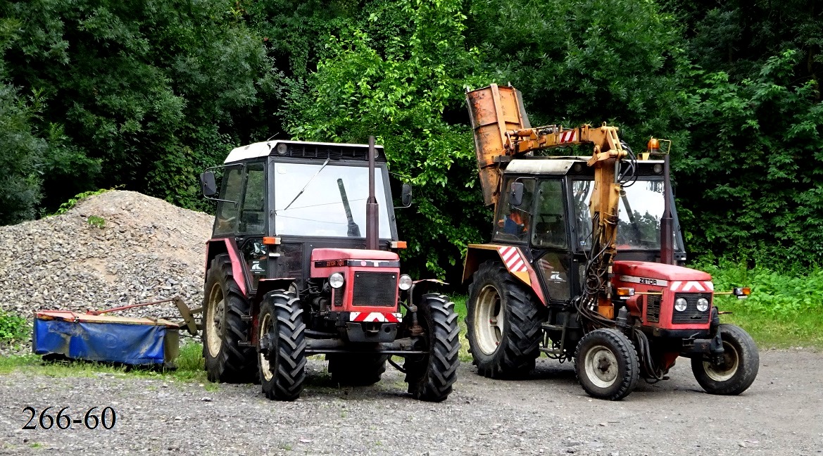 Словакия, № TV-605AB — Zetor 7245; Словакия, № TV Z 063 — Zetor 7711