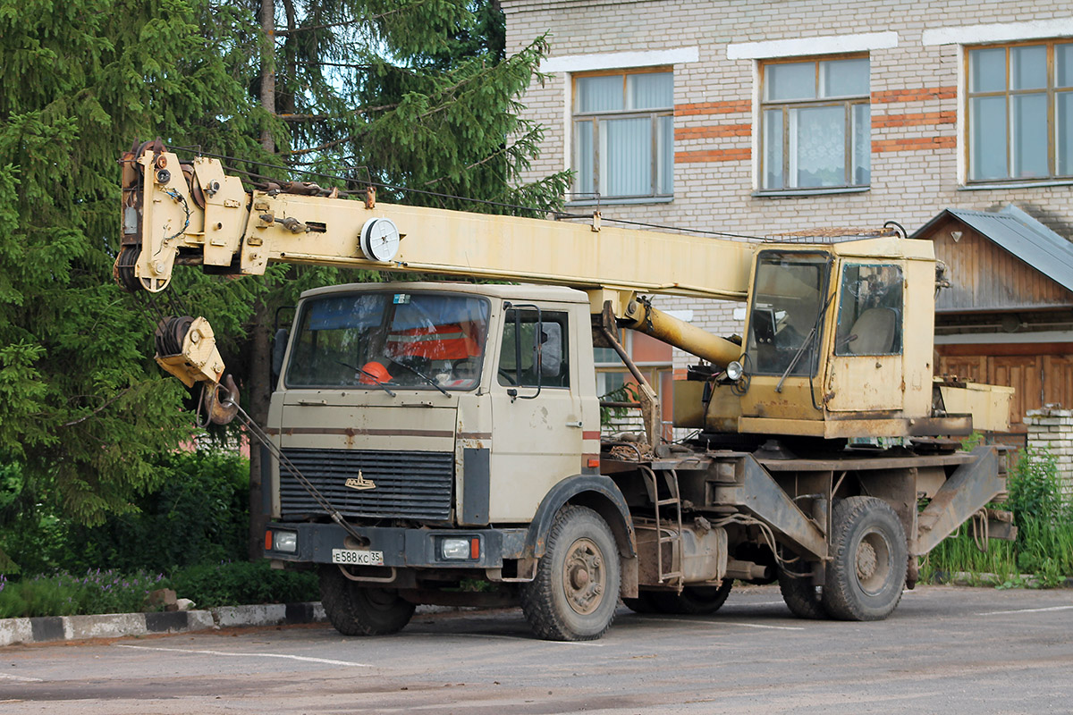 Вологодская область, № Е 588 КС 35 — МАЗ-5337 [533700]