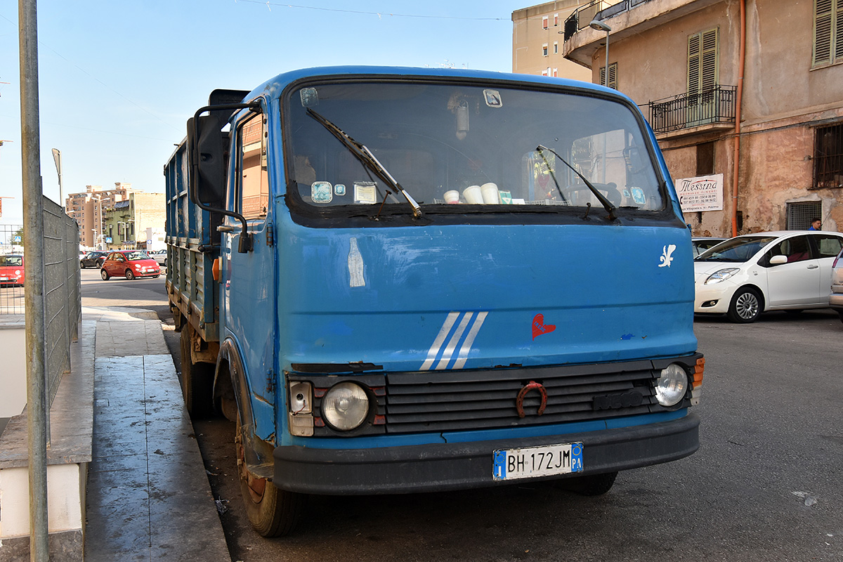 Италия, № BH 172JM — IVECO (общая модель)