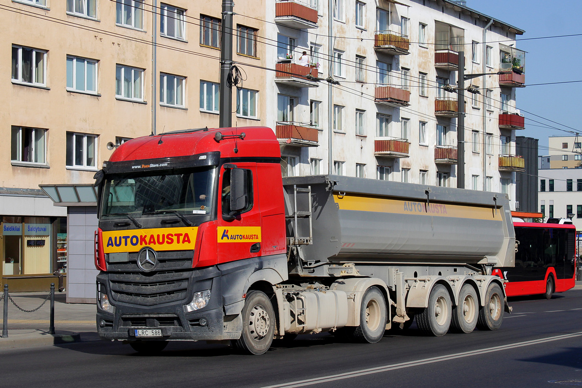 Литва, № LRC 586 — Mercedes-Benz Actros ('2011)