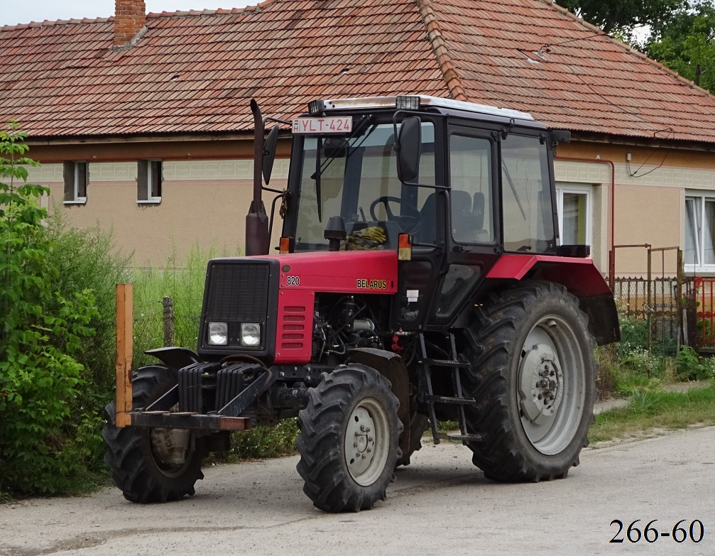 Венгрия, № YLT-424 — Беларус-820