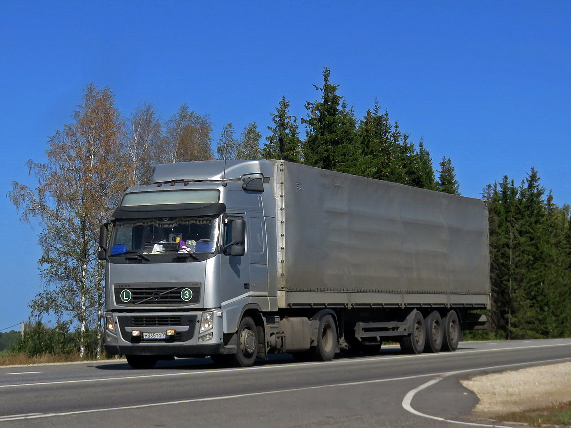 Свердловская область, № М 335 ТО 196 — Volvo ('2008) FH.400