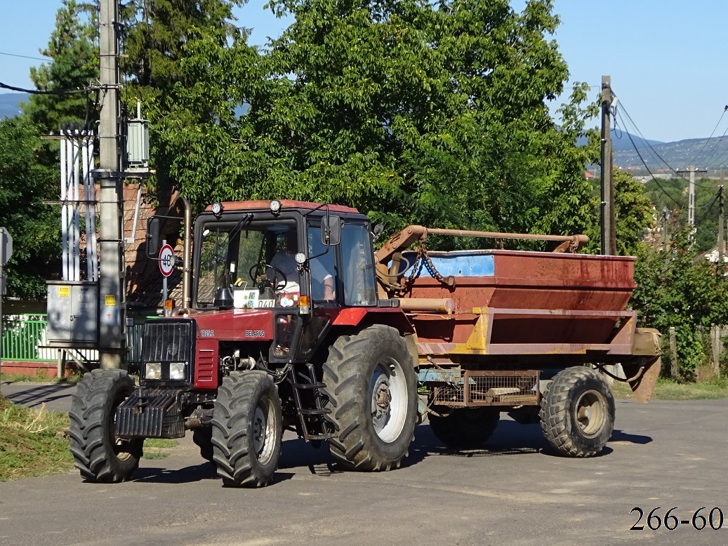 Венгрия, № HLL-040 — Беларус-1025.2; Венгрия, № YBZ-702 — Agrováz (общая модель); Венгрия — Сбор винограда в Венгрии