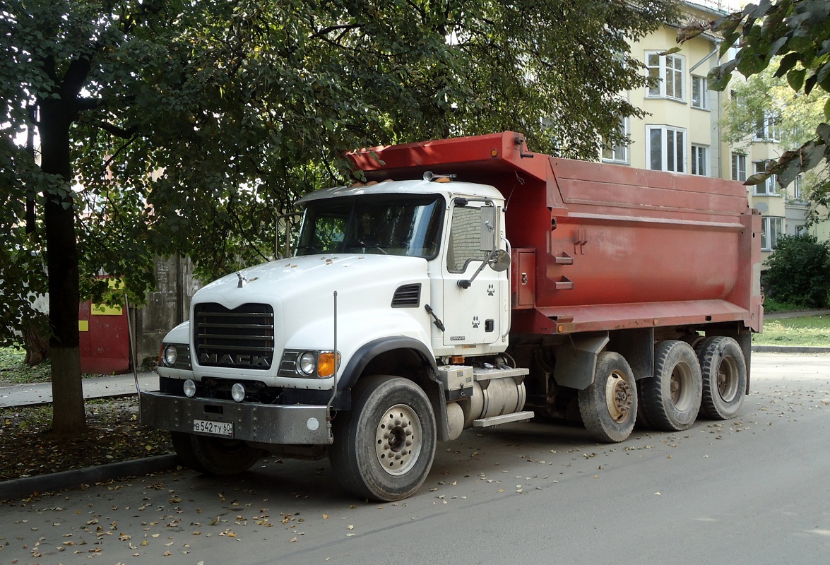 Псковская область, № В 542 ТУ 60 — Mack Granite