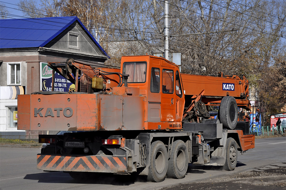 Алтайский край, № Е 198 ВВ 22 — Mitsubishi Fuso K203