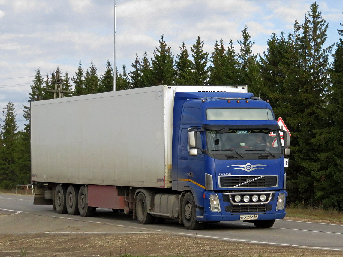 Свердловская область, № М 002 ВС 96 — Volvo ('2008) FH.440