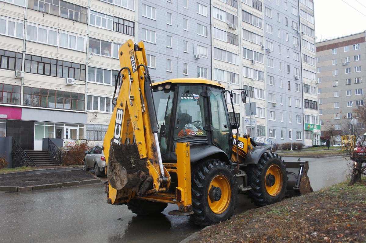 Удмуртия, № 4616 УС 18 — JCB 4CX