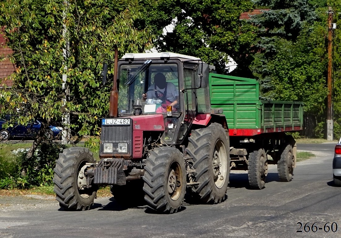 Венгрия, № LJZ-482 — Беларус-892.2; Венгрия, № YKJ-917 — MBP-6,5 (общая модель)