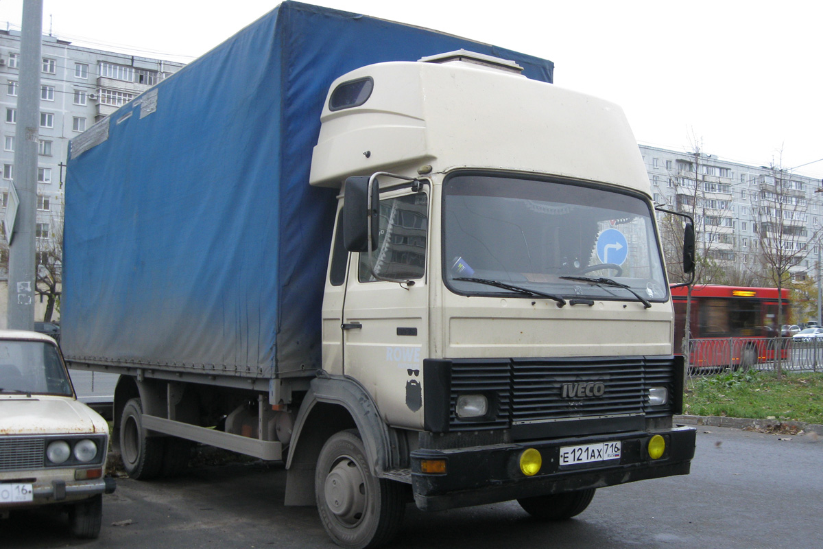 Татарстан, № Е 121 АХ 716 — IVECO (общая модель)