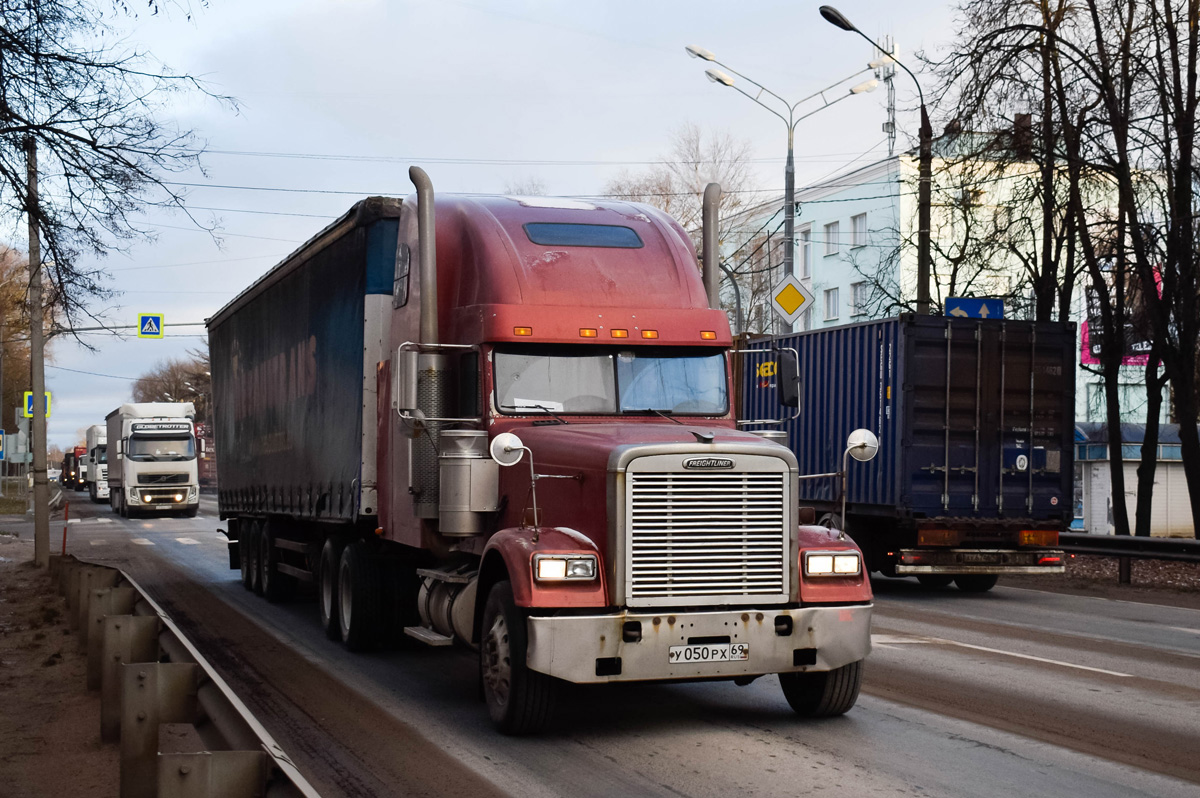 Тверская область, № У 050 РХ 69 — Freightliner FLD 132 Classic XL