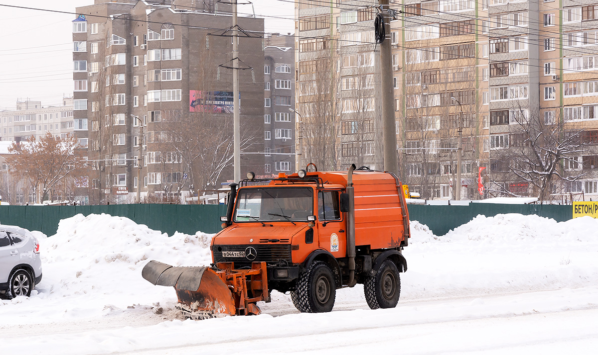 Башкортостан, № В 044 ТС 02 — Mercedes-Benz Unimog U1400