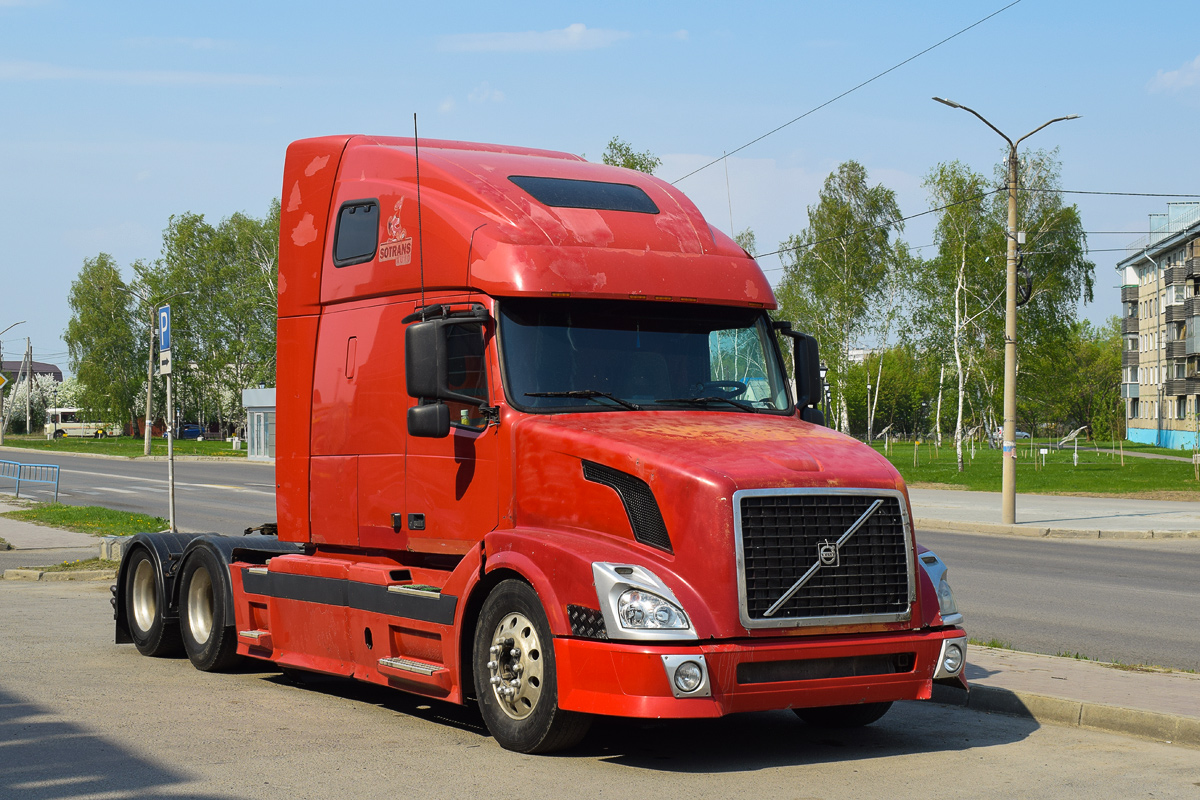 Алтайский край, № С 670 ОО 22 — Volvo VNL670