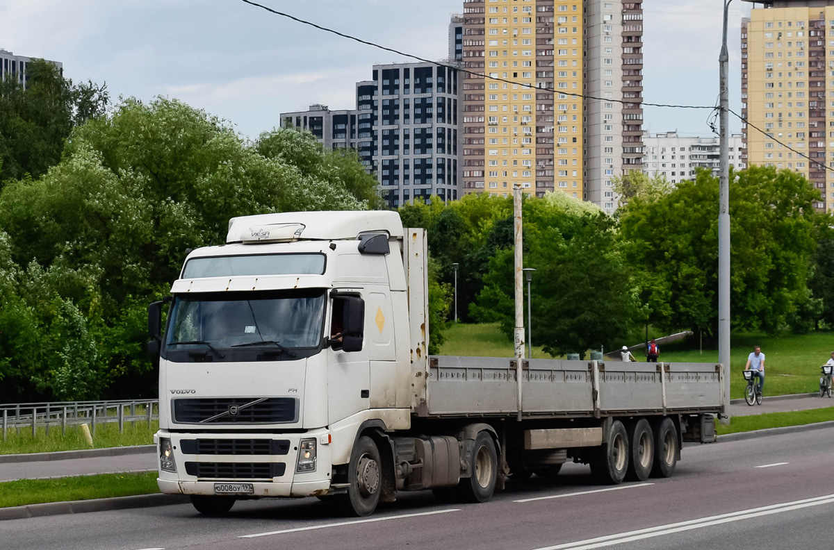 Москва, № О 008 ОУ 197 — Volvo ('2008) FH.460